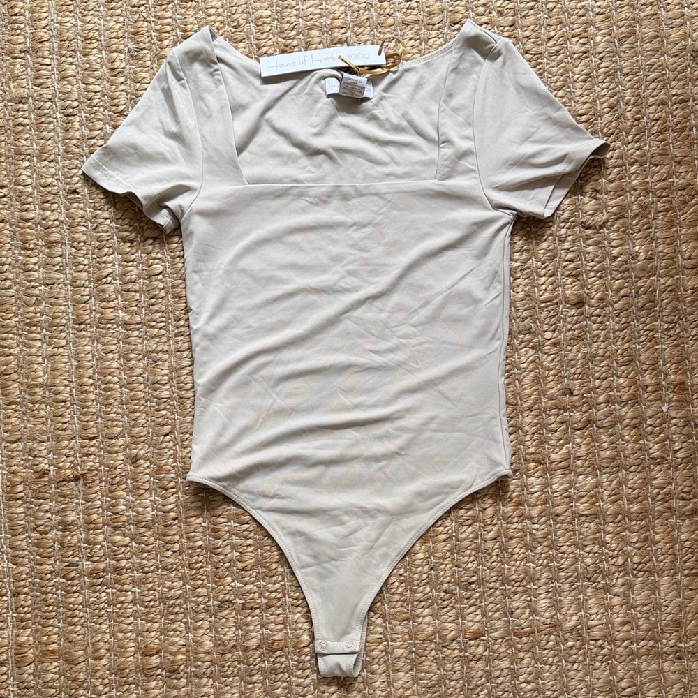 NWT House of Harlow 1960 Cream Short Sleeve Square Neck Bodysuit XS